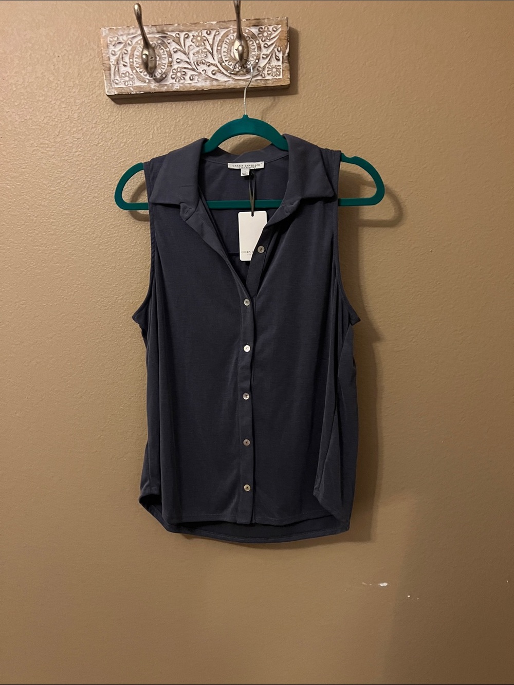 Green Envelope Navy Sleeveless Button-Down Shirt